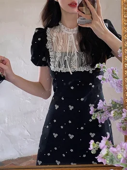Французское Винтажное Черное мини-платье, женское Ретро Кружевное цельное платье, Повседневный Корейский стиль, Летняя вечеринка 2022, платье с коротким рукавом в цветочек