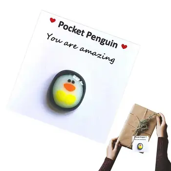 2022 Новинка A Little Pocket Penguin Hug Маленькие карманные украшения для животных, дружелюбные к объятиям Пингвинов, маленькие украшения для пингвинов для